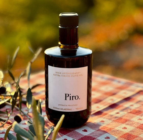 The Piro Bottle Explained: Design Made for Exceptional Olive Oil
